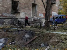 Editorial photograph illustrating Rubio denies US paused Ukraine intelligence as Kyiv says warnings restored